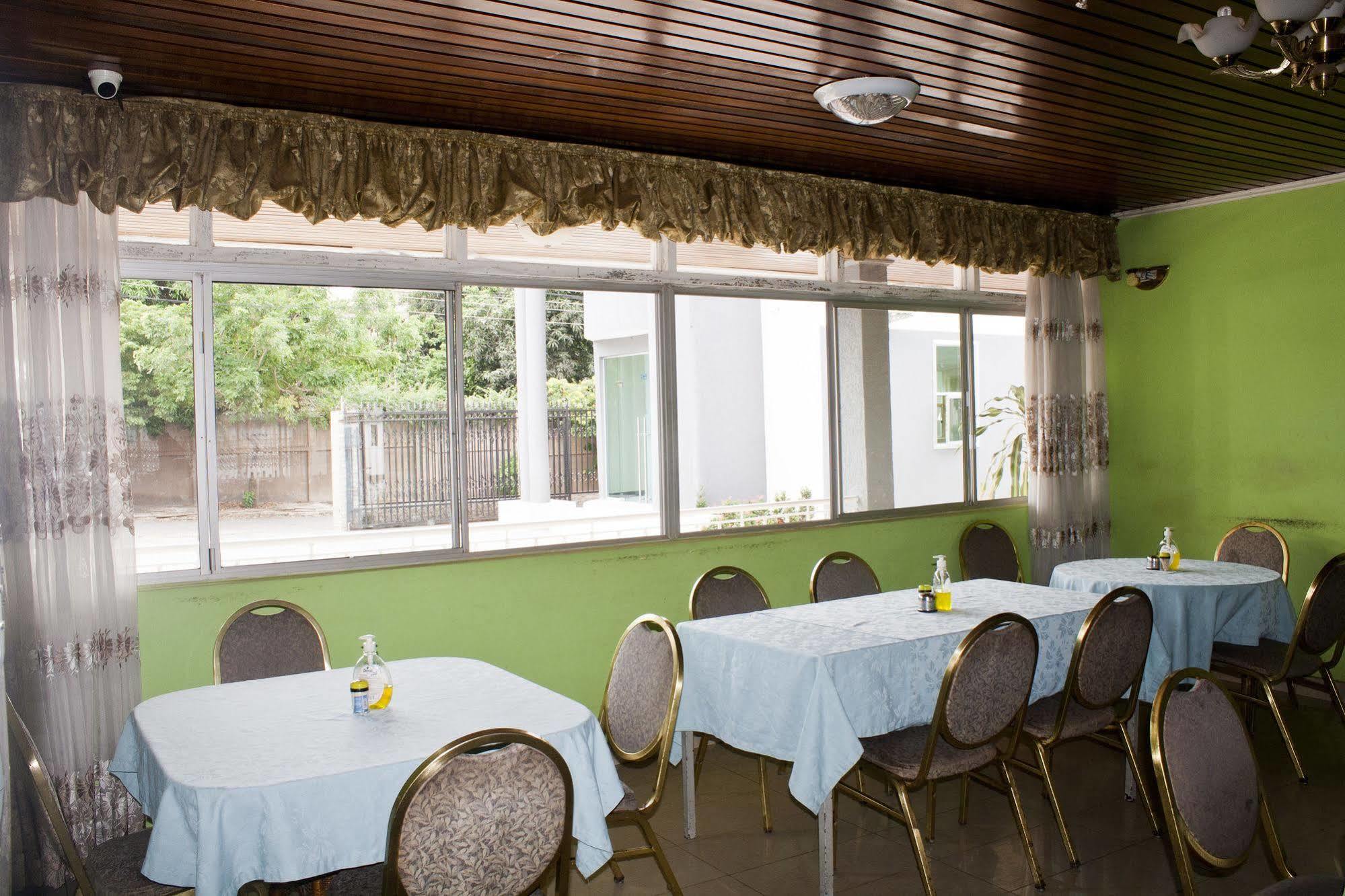 East Legon Guest Lodge Madina 외부 사진