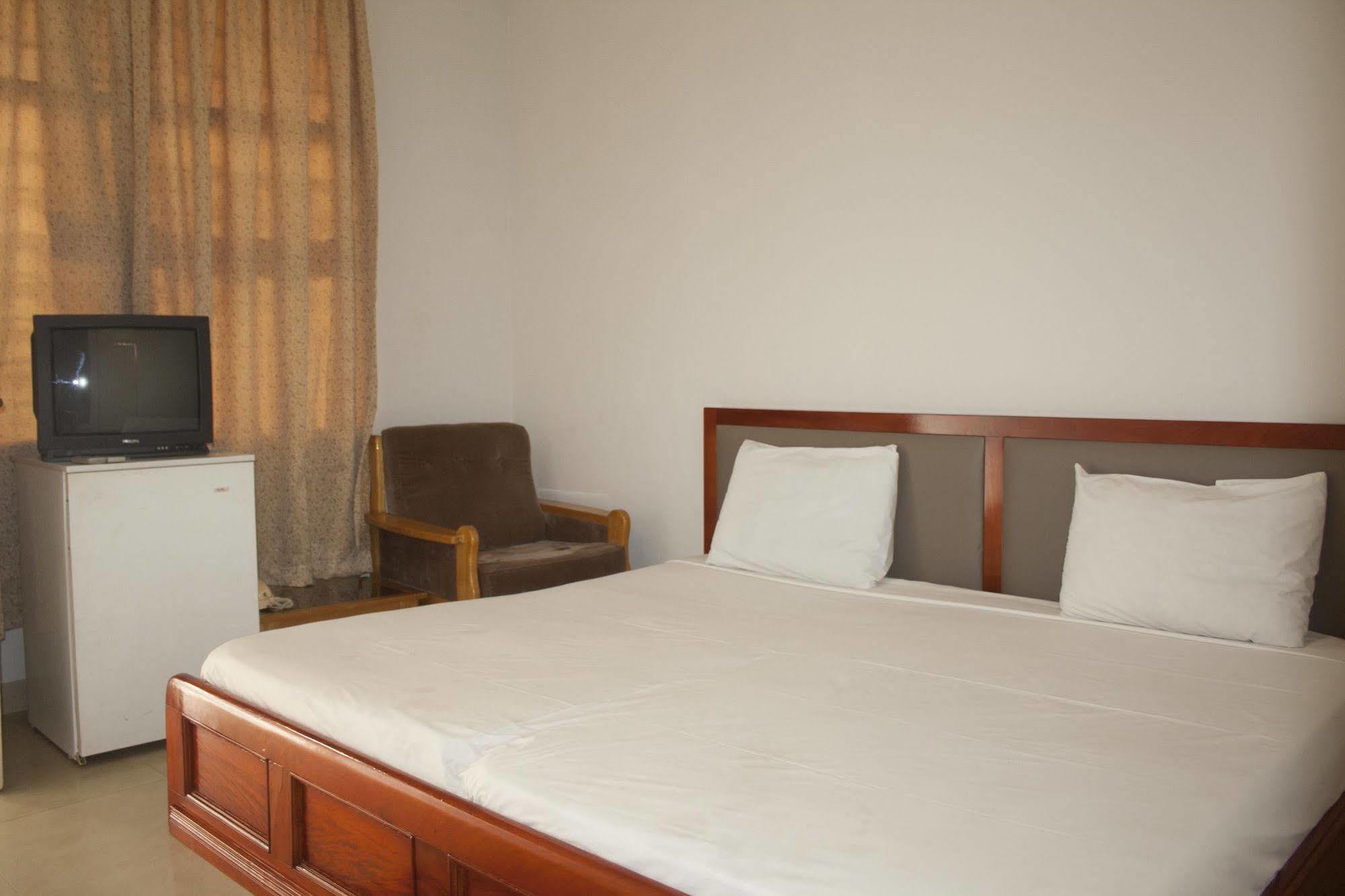 East Legon Guest Lodge Madina 외부 사진